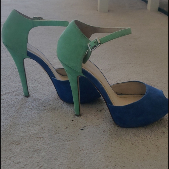 BCBGeneration SIZE 7.5 Colour Block Heels - Picture 2 of 3